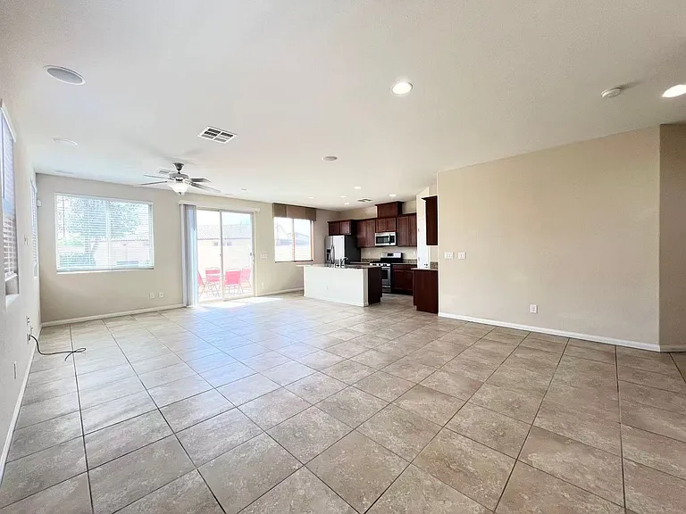5729 Tideview St — Photo 11