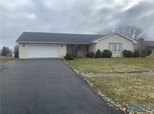 2101 Stonehedge Dr, Findlay, OH 45840