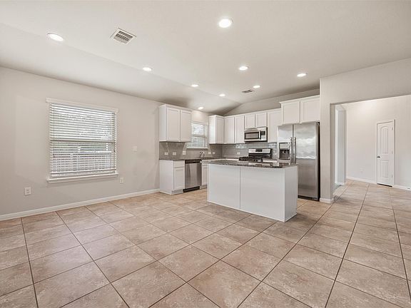 4th image of 645 Cortona Ln