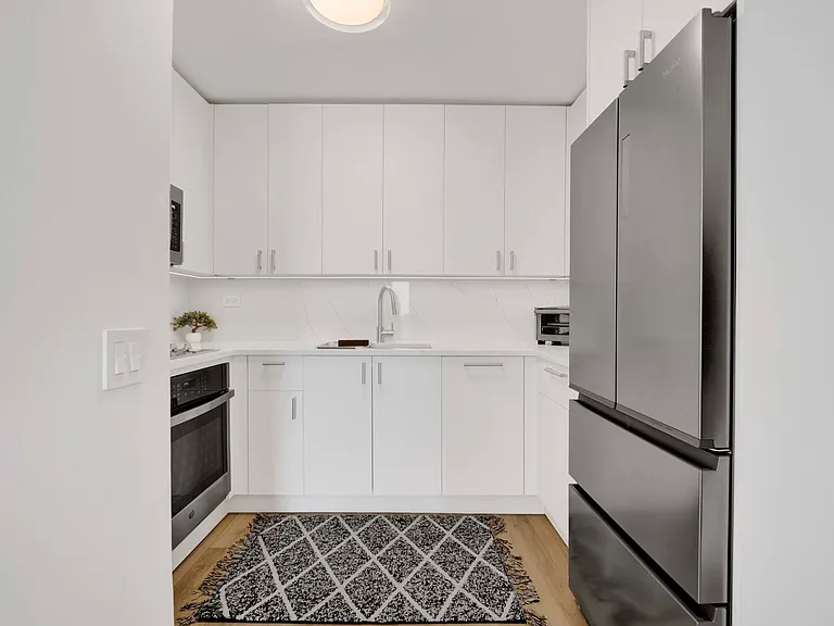 340 W Diversey Pkwy #1216 — Photo 10
