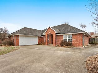 3291 Colton Dr, Springdale, AR 72762