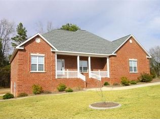648 Trails End Cir, Bonaire, GA 31005