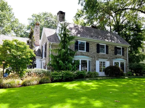 2849 Glengary Rd, Shaker Heights, OH 44120