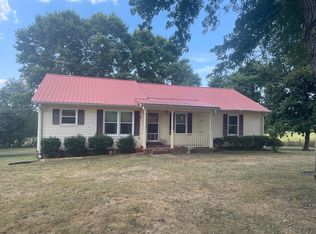 3107 N Cross Bridges Rd, Columbia, TN 38401