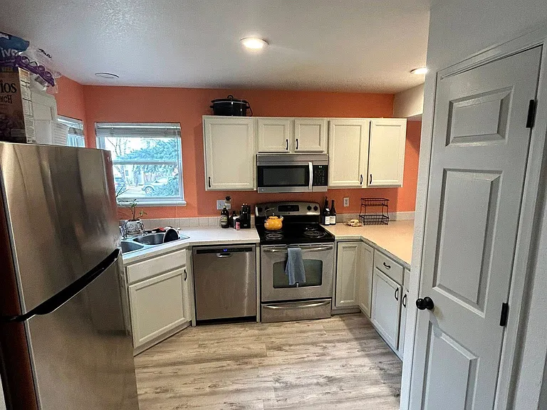 2905 Neil Dr #1 — Photo 5