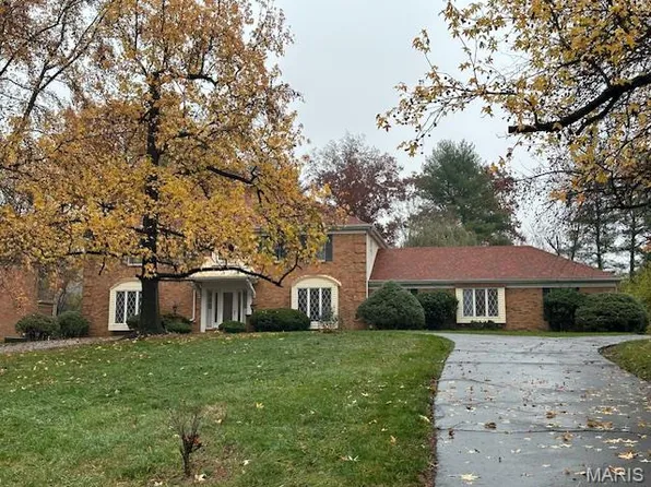 274 Falling Leaves Ct, Saint Louis, MO 63141