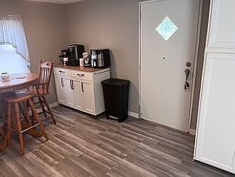 3rd image of 106 Plaza Ct