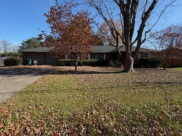 129 Green Acres Dr, Hurricane, WV 25526