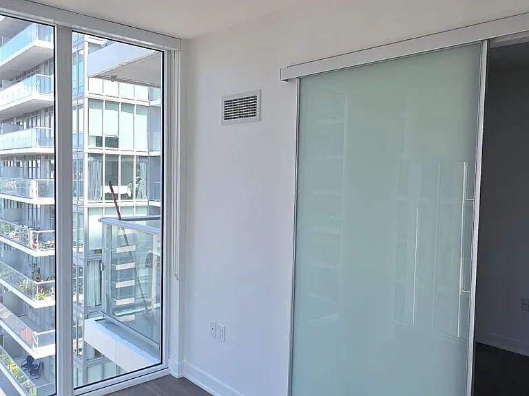195 Redpath Ave #2212 — Photo 5