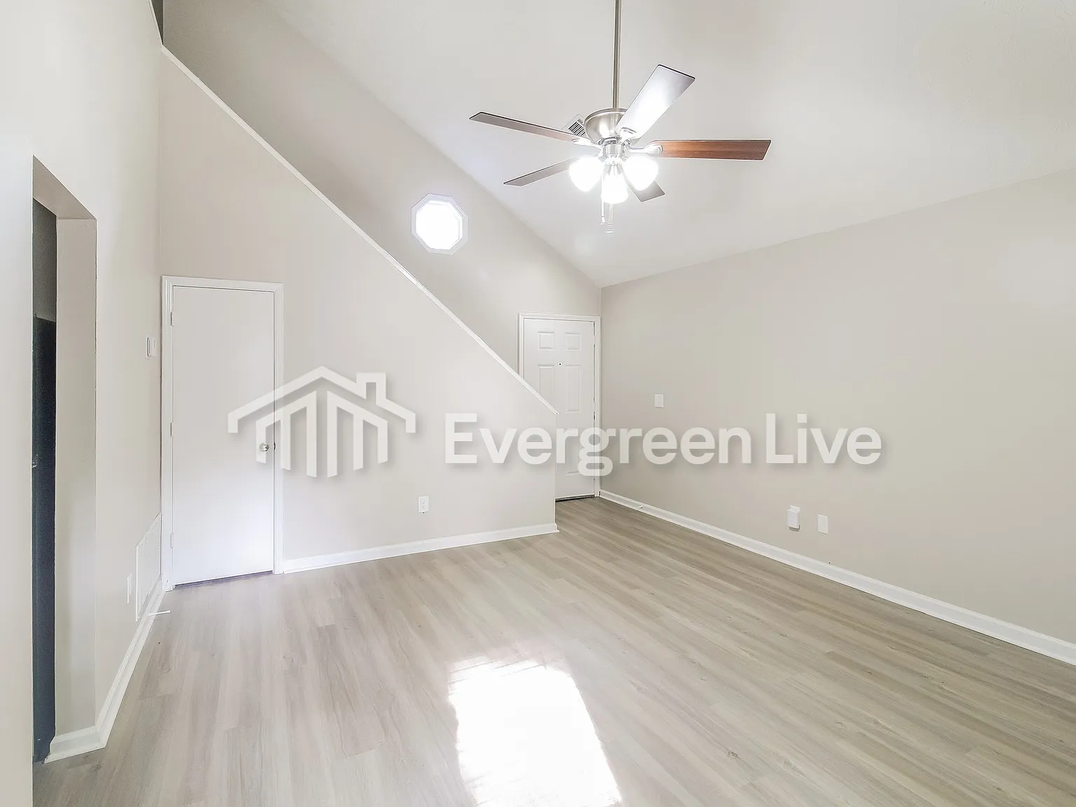 3 bed, 2.0 bath, 1471 sqft, $1,795 — Photo 3