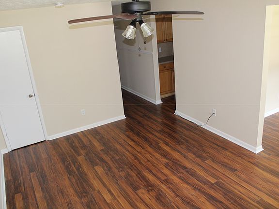 2nd image of 445 Blairmore Blvd W