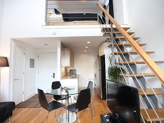 5th image of 616 Willoughby Ave APT 4B