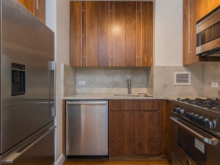 290 3rd Ave #23D — Photo 5