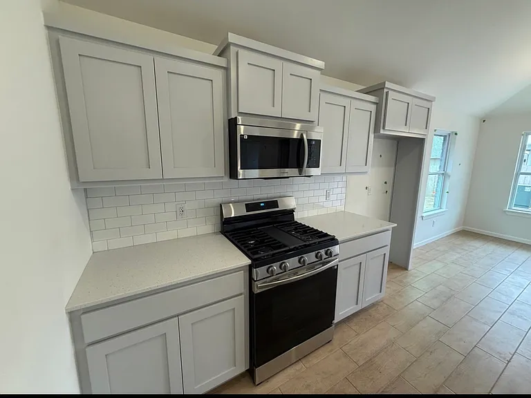 2928 NW 196th Pl — Photo 3
