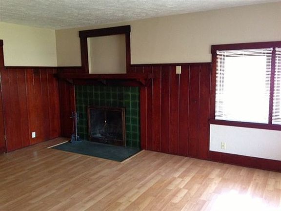 Living Room w/Fireplace!
