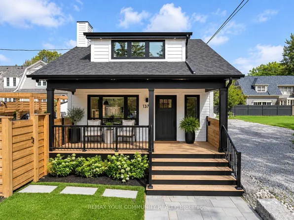 1379 Caroline St, Burlington, ON L7S 1H5