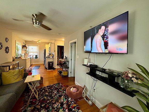 2nd image of 133 W Tulpehocken St APT 5
