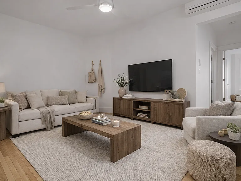 1082 Commonwealth Ave — Photo 2