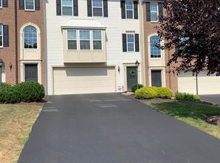 93 Kensington Dr, Pittsburgh, PA