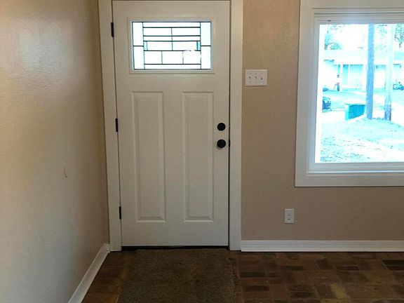 2nd image of 1018 Oliver St