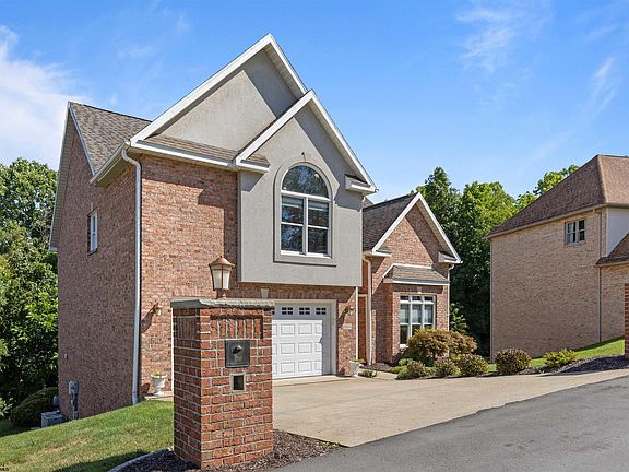 2nd image of 1004 Lucas Dr