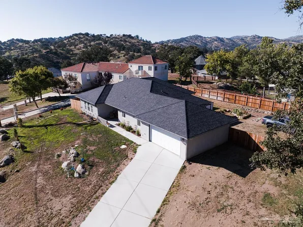 28481 High Echelon Ct, Tehachapi, CA 93561