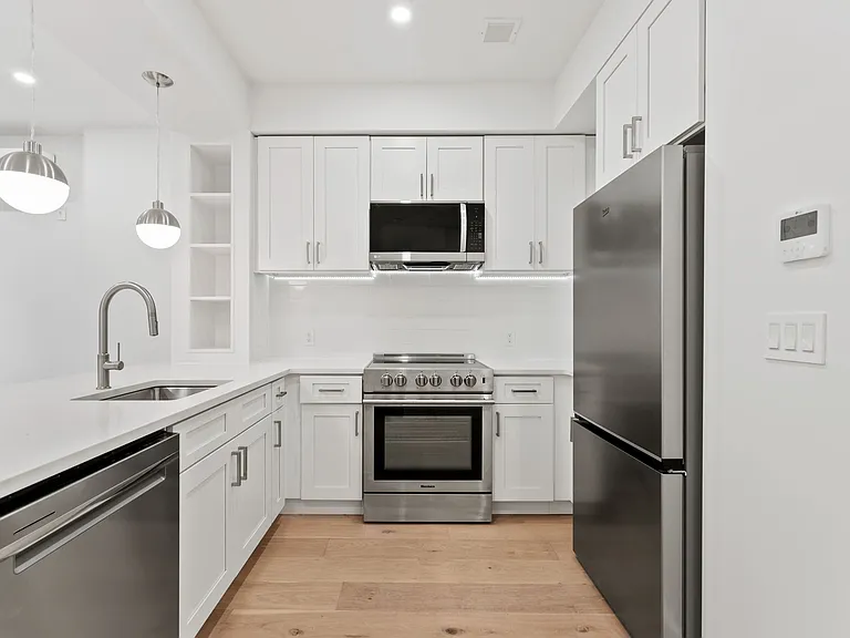 538 Carlton Ave #3 — Photo 2