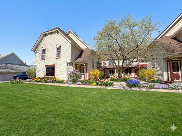 790 Regina Ct #790, Woodstock, IL 60098