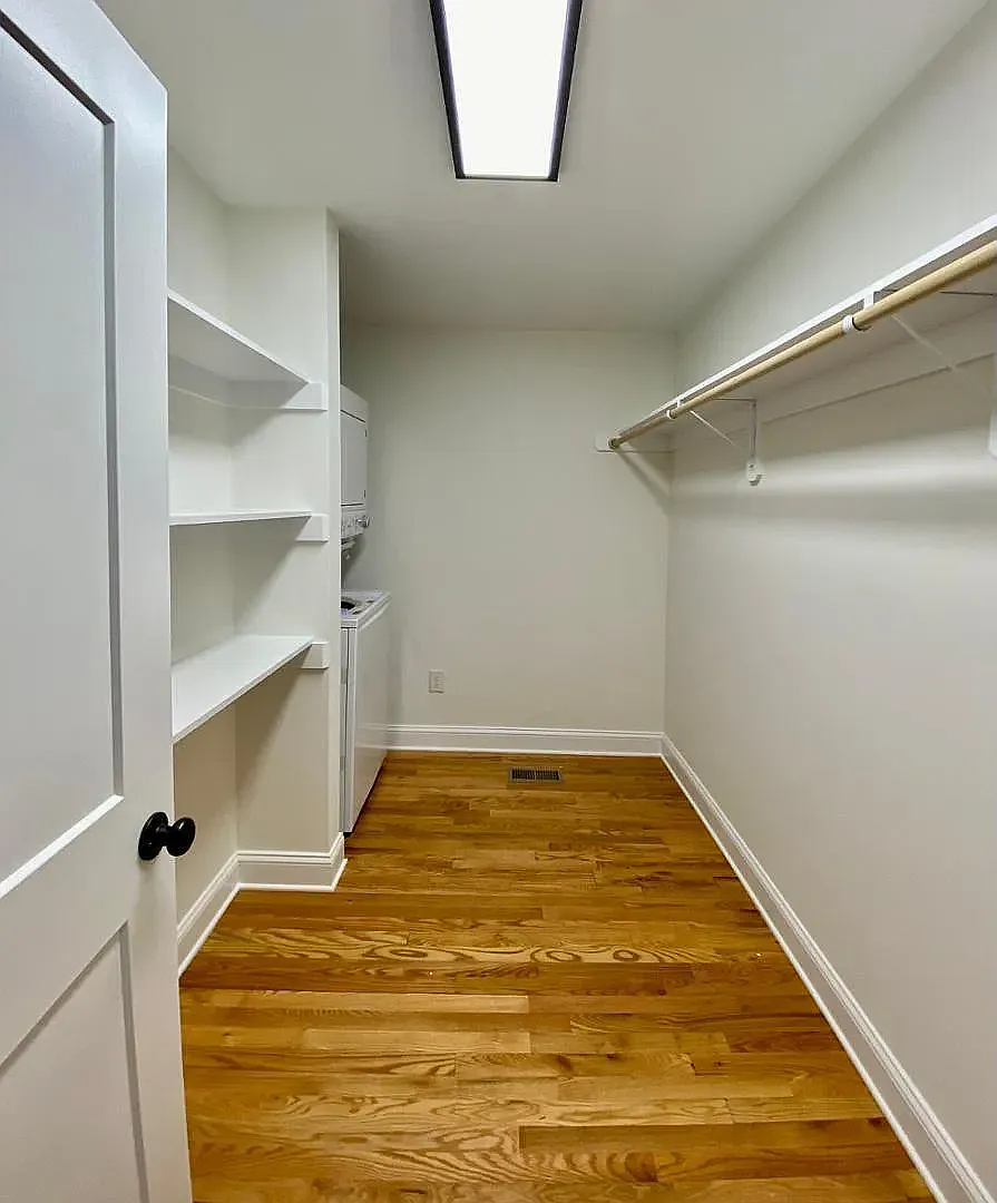 2 bed, 841 sqft, $1,420 — Photo 2
