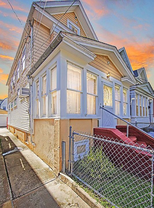 1st image of 8768 110th St