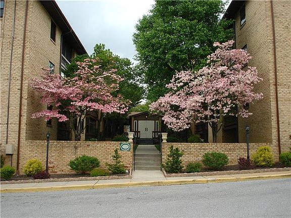 4th image of 3301 Heather Ct #301