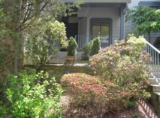 108 Overlook Dr, Hackettstown, NJ 07840
