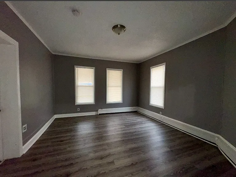 1100 E Main St — Photo 6