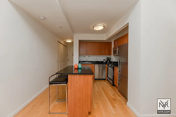 Sold by New York Residence | media 12