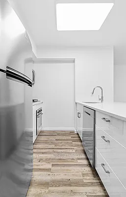 Rented by SR8 REALTY LLC | media 24