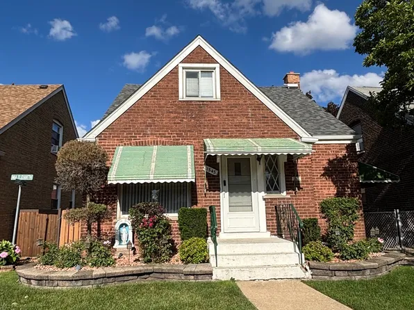 (undisclosed Address), Chicago, IL 60617