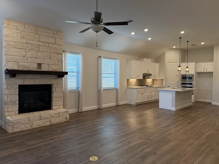 482 Prairie View Dr — Photo 23