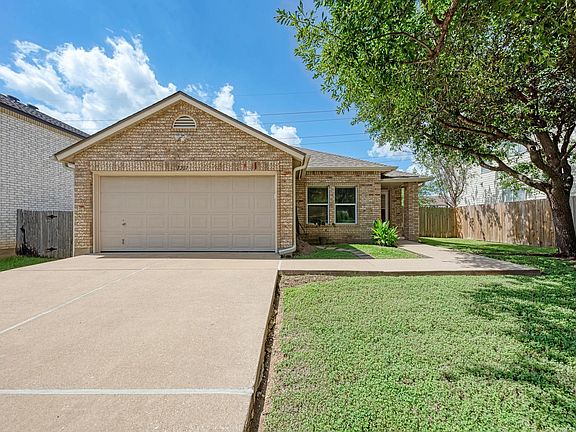 2nd image of 1201 Sheltie Ln