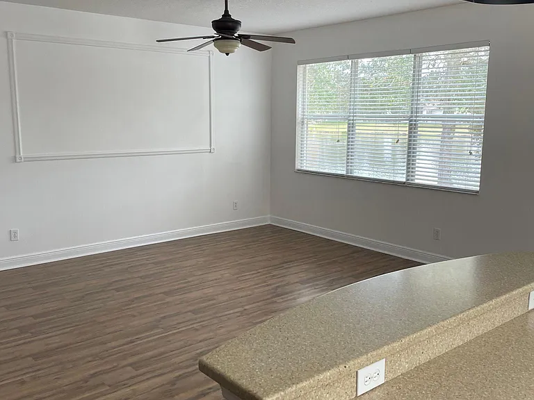 1794 Strathmore Cir — Photo 9