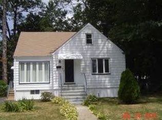 450 W 3rd Ave, Roselle, NJ 07203