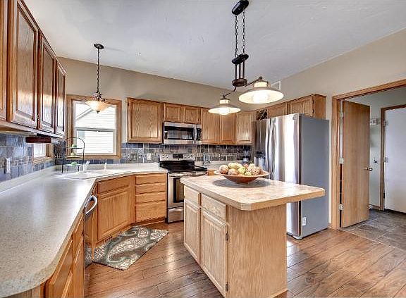 3rd image of 3606 Sunbury Dr