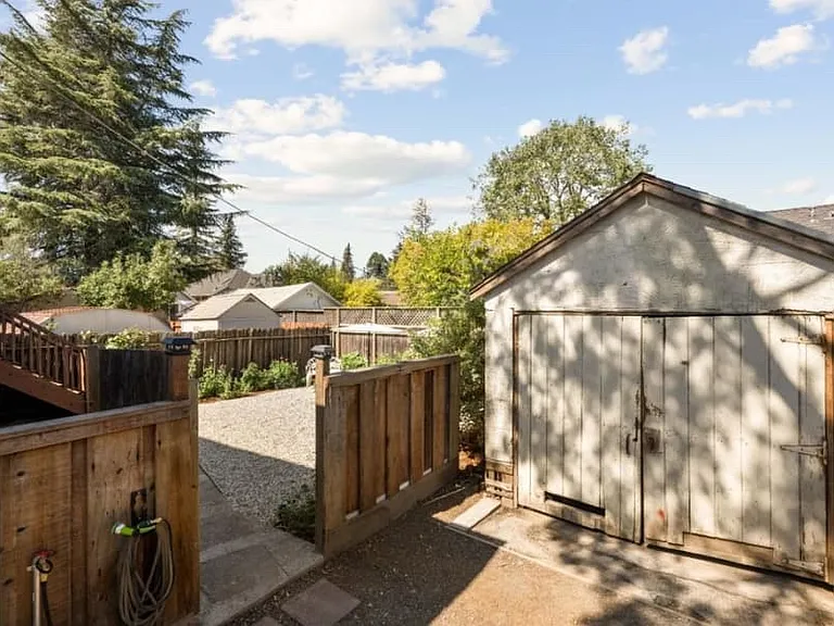 1512 Pine St — Photo 17
