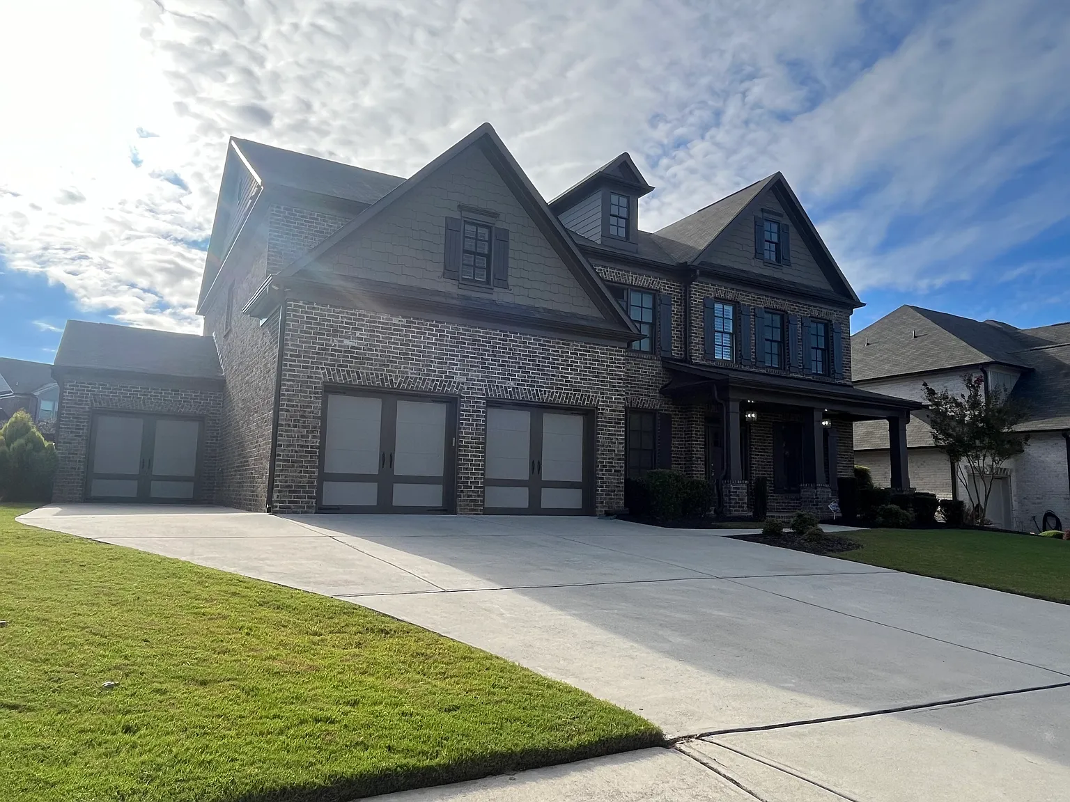 5 bed, 4130 sqft, $4,800 — Photo 2