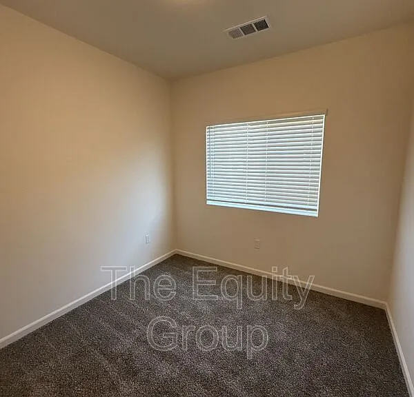 735 S Pinkham #102 — Photo 25