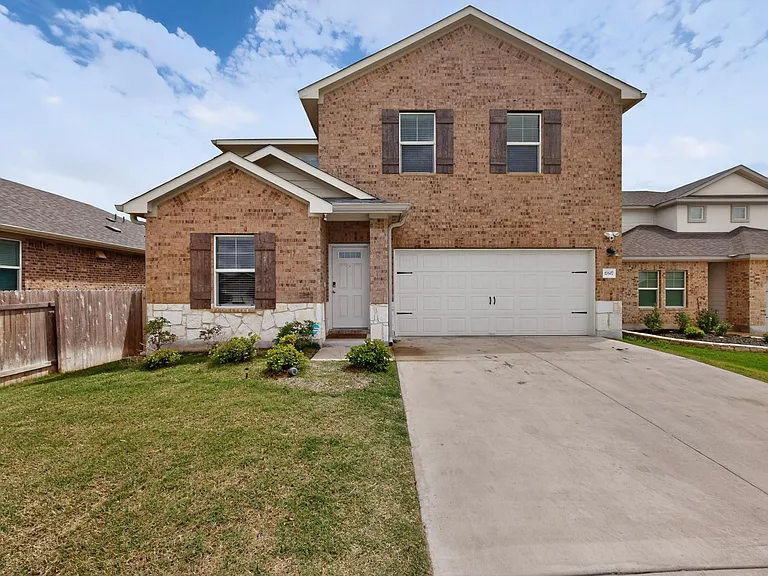 17617 Fairbridge Ln — Photo 2