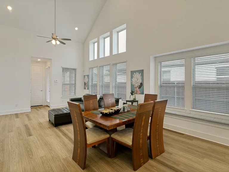 1212 Carnation Dr — Photo 12