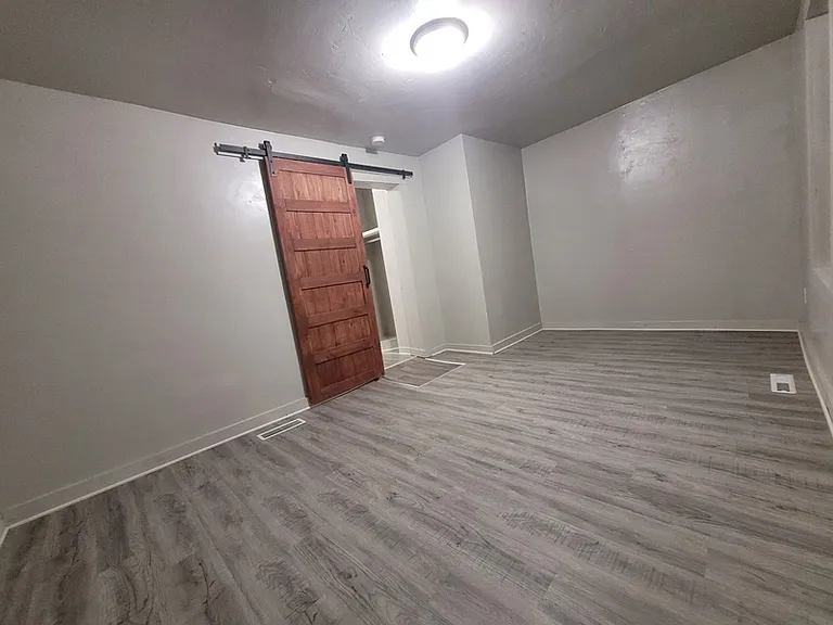 401 Cass St — Photo 8