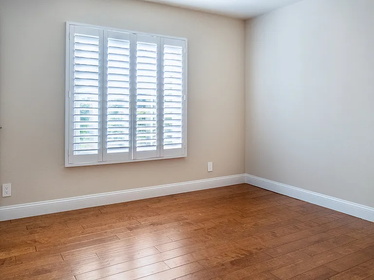 6638 Clybourn Ave — Photo 17