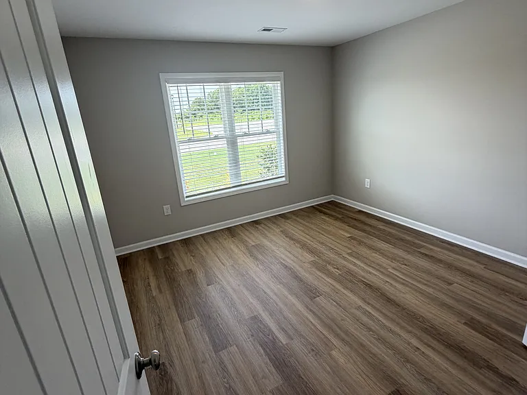 833 Middleton Rd — Photo 7