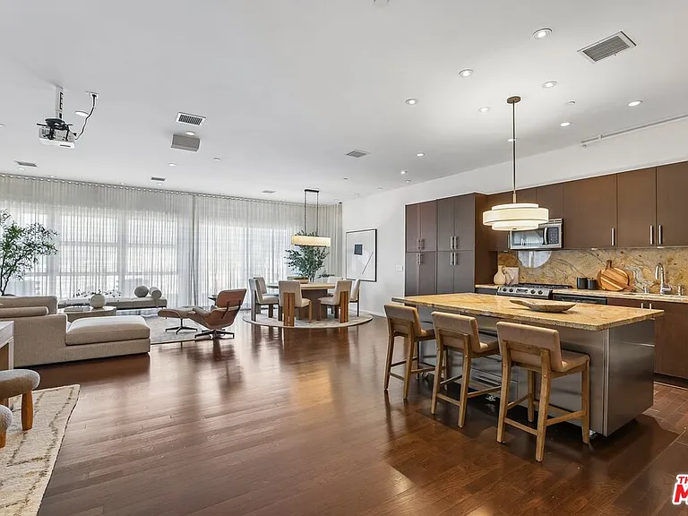1645 N Vine St #911 — Photo 37